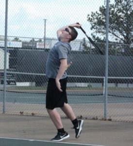 chs tennis 4-19 16