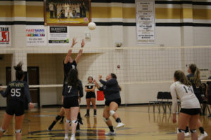 UHS VB Loses to SMHS 8-27-19 by Melissa-32