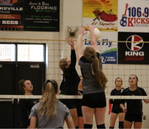 uhs volleyball 9-4-19 1
