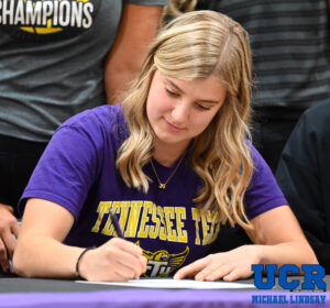 ZoeyNicholasSigningWM-2